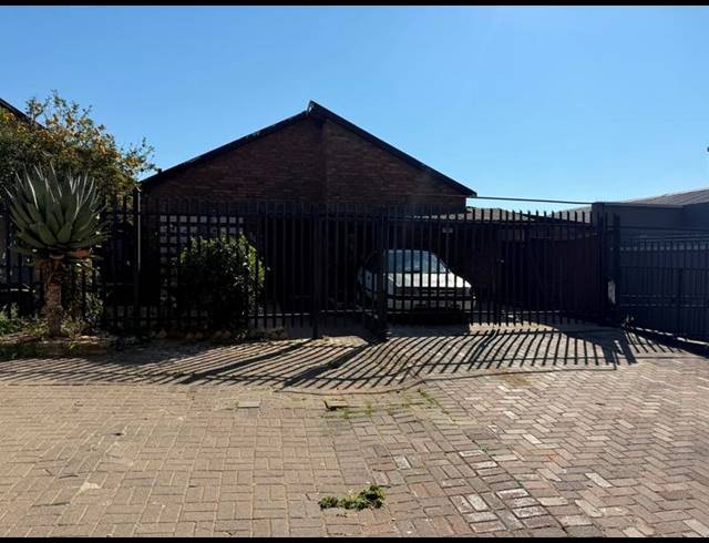 4 BEDROOM HOUSE FOR SALE IN LAUDIUM